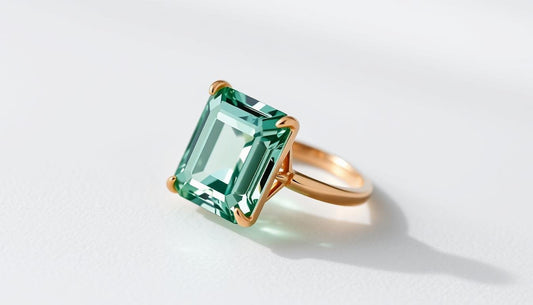 Anillos de compromiso con diamante lab corte esmeralda - BODHANA