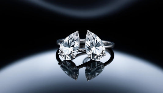 Anillos de compromiso corte gota: elegancia y distinción en Bodhana - BODHANA