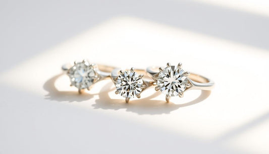 Anillos de compromiso en oro blanco: brillo y sofisticación Bodhana - BODHANA