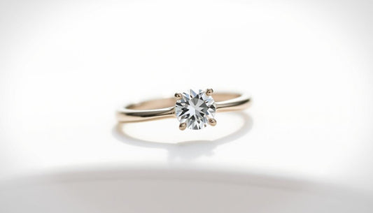 Anillos de compromiso minimalistas con diamante lab‑grown: elegancia esencial - BODHANA