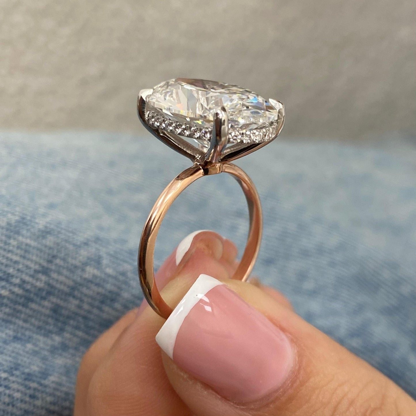 10.20 ct Anillo de compromiso con diamante ovalado en oro 14k - BODHANA