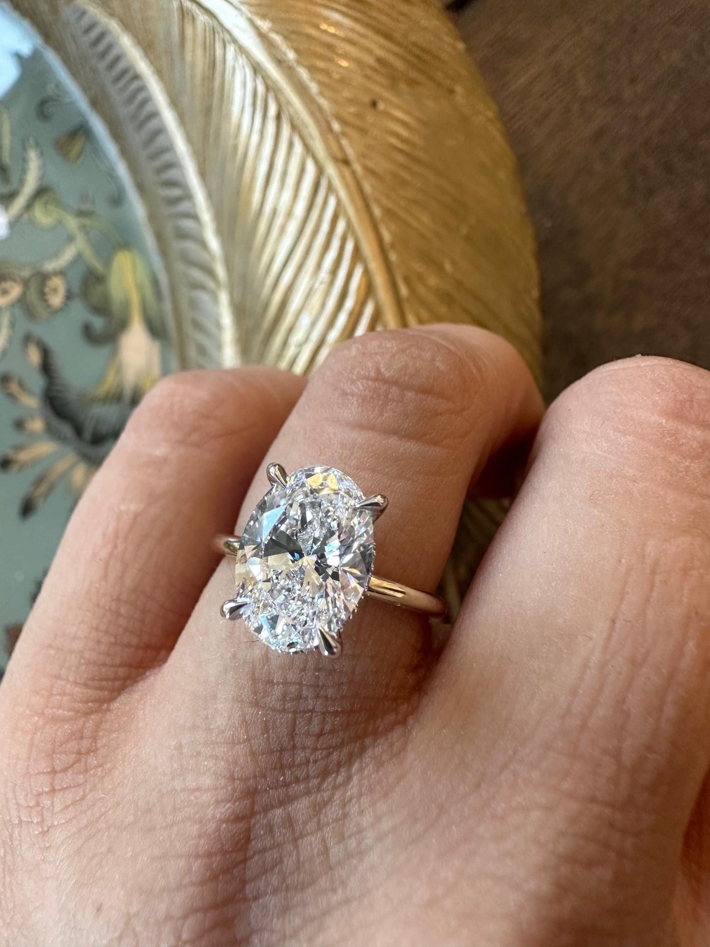 3 ct Anillo de compromiso con diamante ovalado en oro 14k - BODHANA