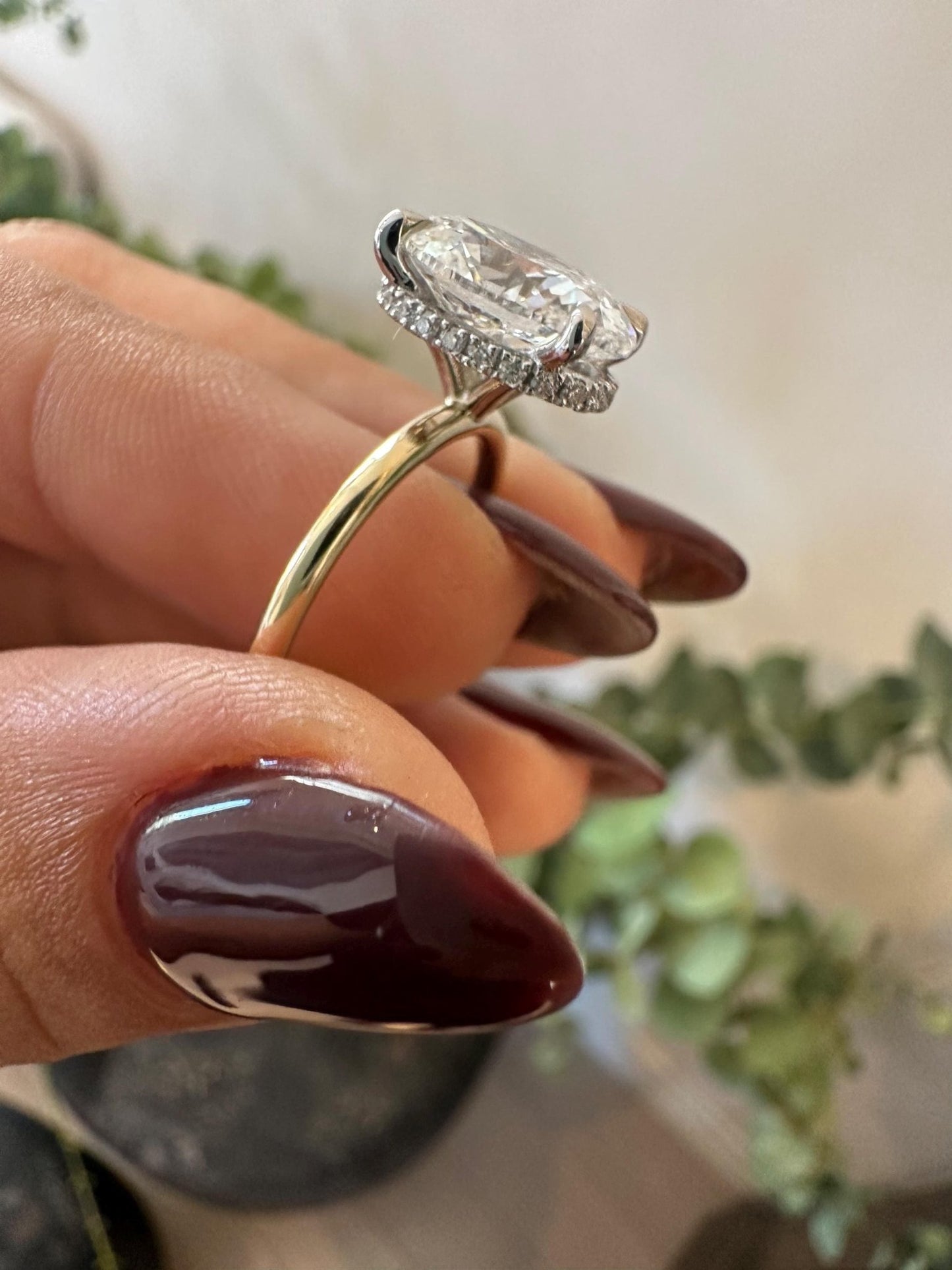 3 ct Anillo de compromiso con diamante ovalado en oro 14k - BODHANA