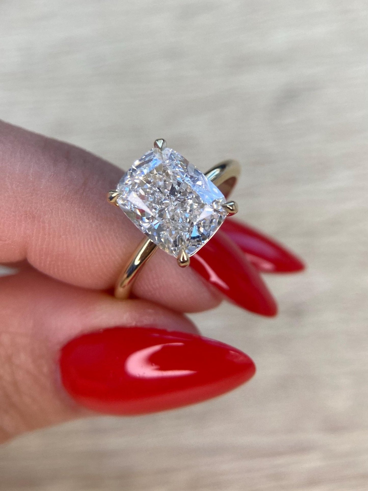 4 ct Anillo de compromiso con diamante Cojín Oro 14k - BODHANA