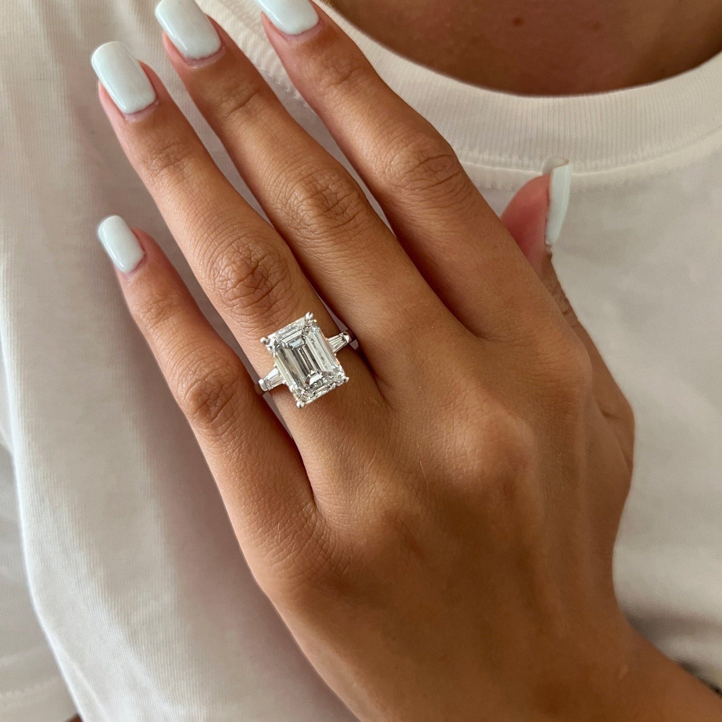 7 ct Anillo de compromiso con diamante Corte Esmeralda Oro 14k - BODHANA