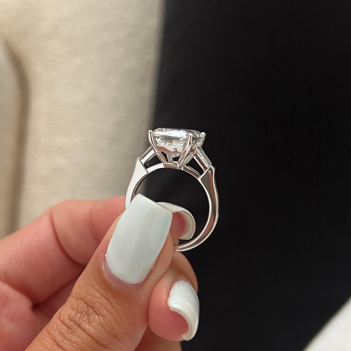 7 ct Anillo de compromiso con diamante Corte Esmeralda Oro 14k - BODHANA