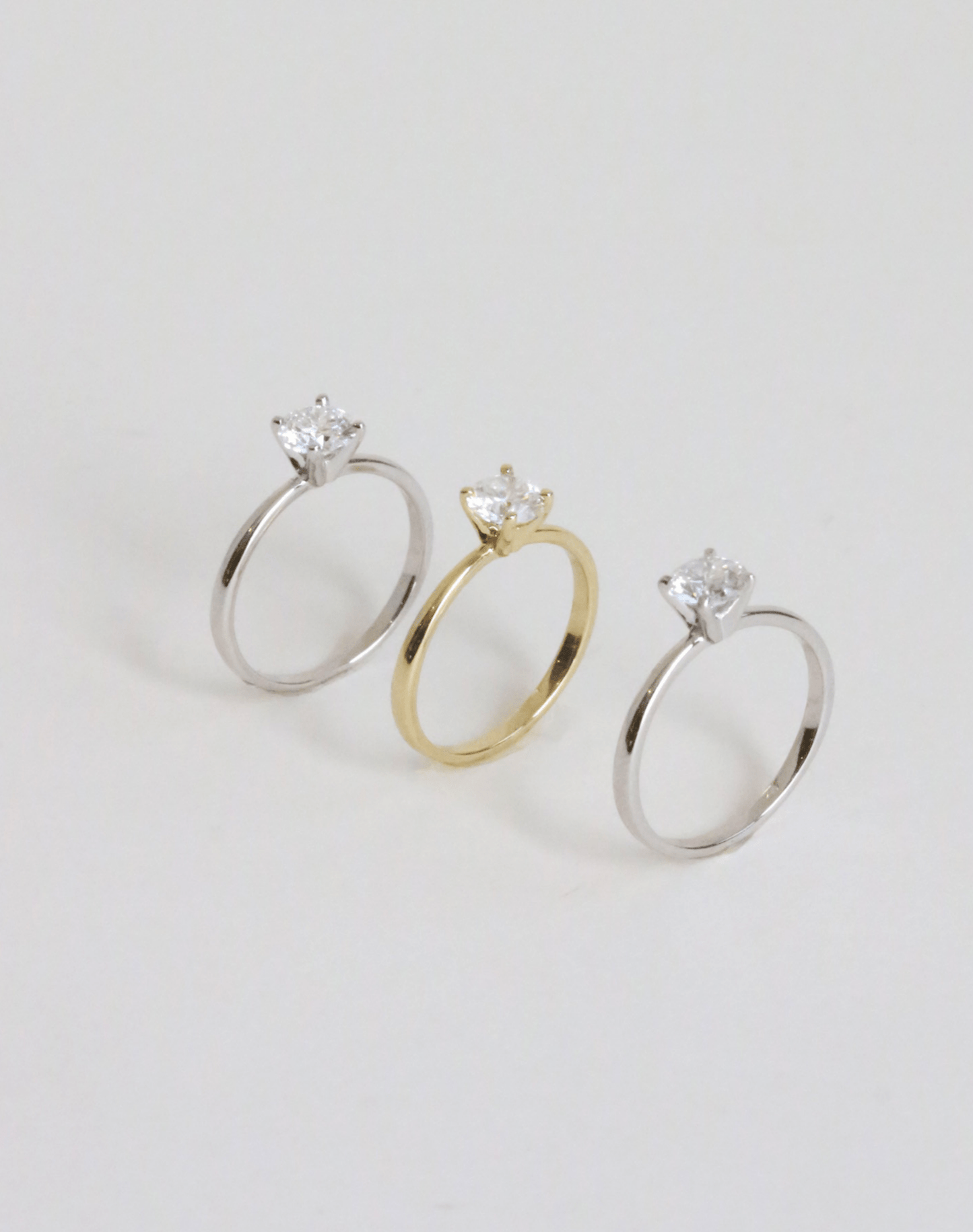 Anillo de Compromiso en Plata con Diamante 0.30 ct - BODHANA