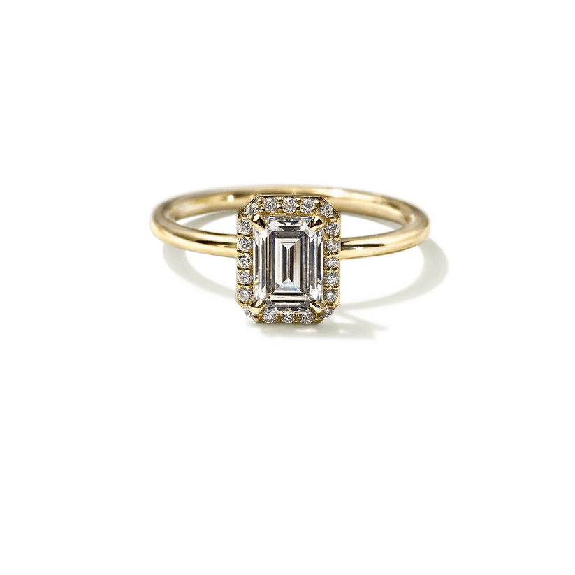 Anillo personalizado en oro amarillo 18 k halo solitario con diamantes y piedra central de 0.80 ct Diamante Lab Corte Esmeralda E SI1
