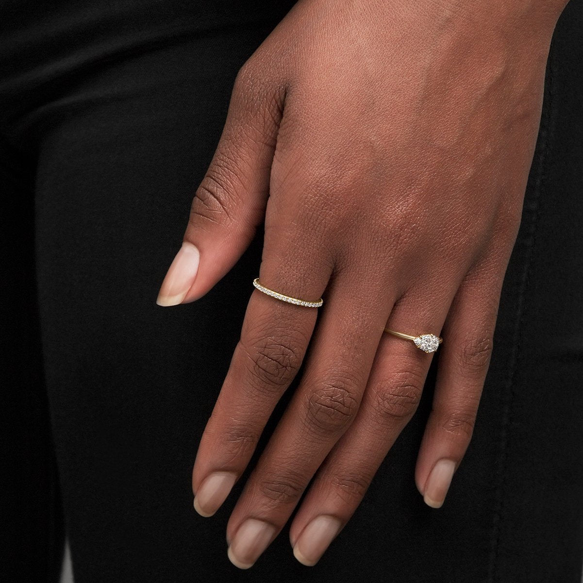 Anillo Solitario estilo "East - West" Horizontal - bodhana