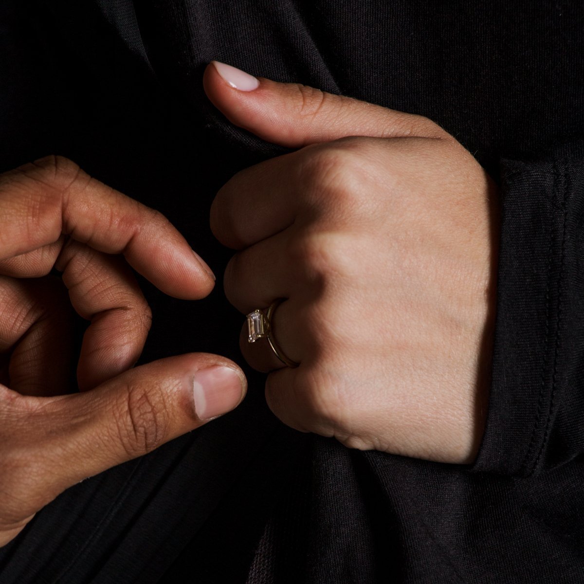 Anillo Solitario estilo "East - West" Horizontal - bodhana