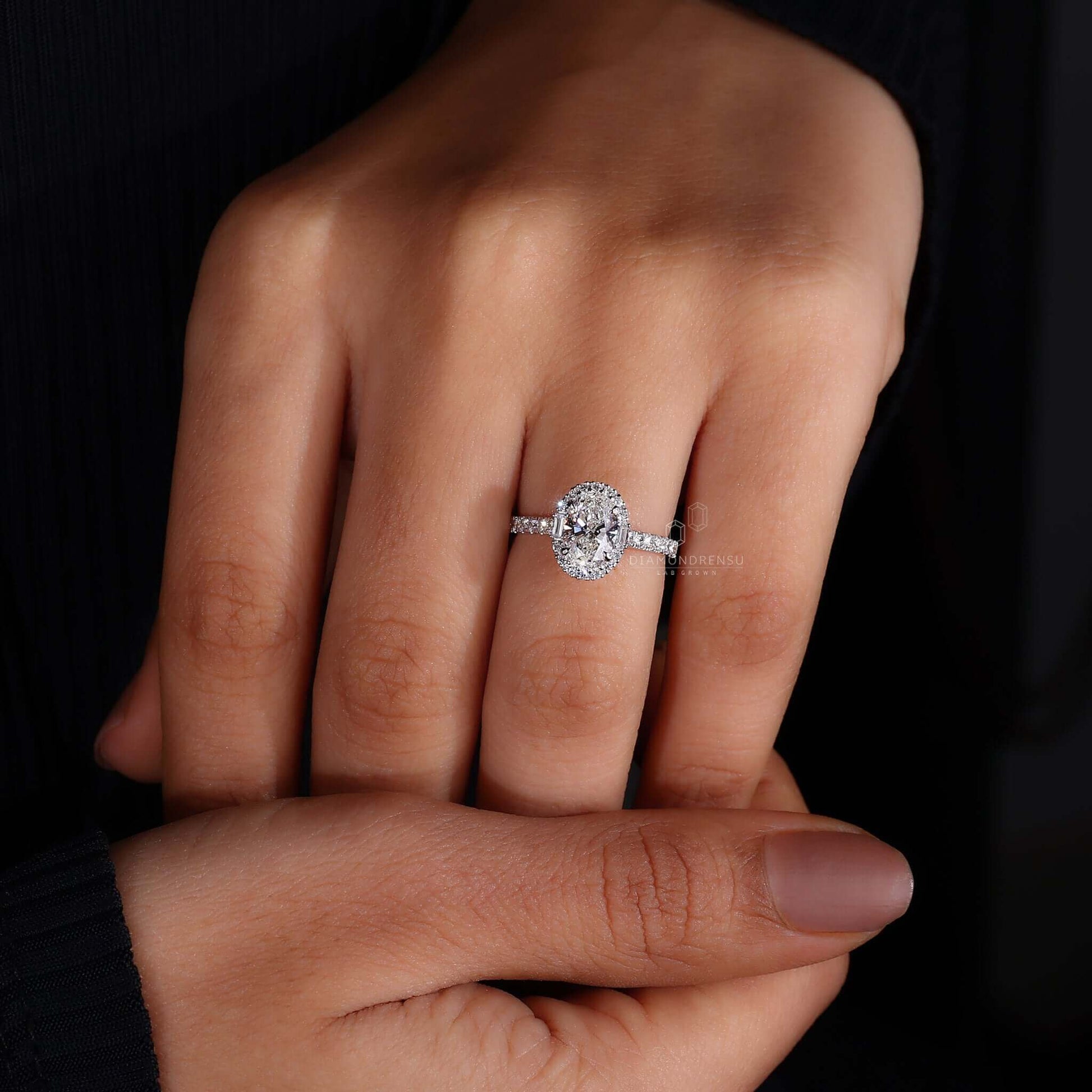 1.01 ct Diamante Lab Oval VVS2 E - BODHANA