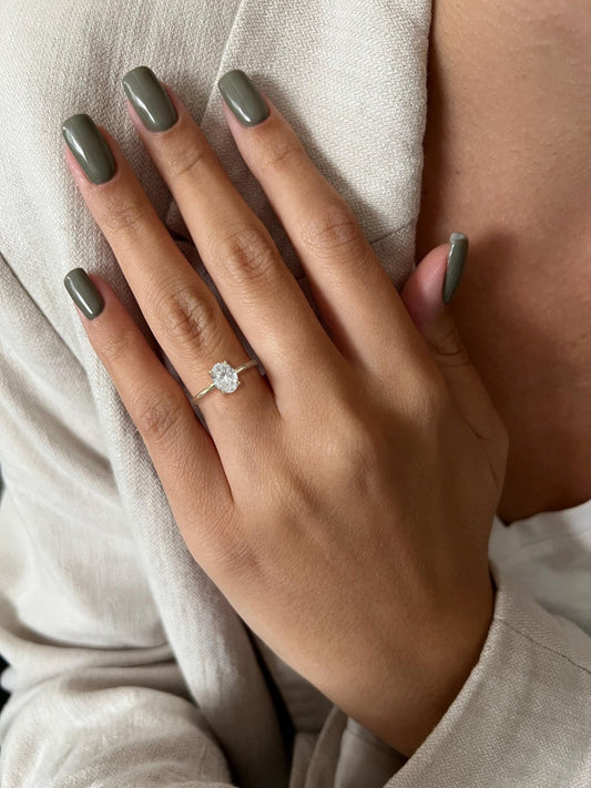 1 ct Anillo de compromiso con diamante ovalado oro 14K - BODHANA