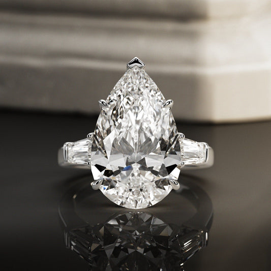 10 ct Anillo de compromiso con diamante corte pera - BODHANA