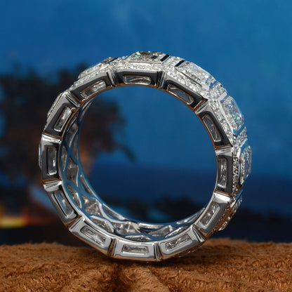 Anillo de Eternidad para Hombre de Corte Esmeralda con Halo de 10 Quilates