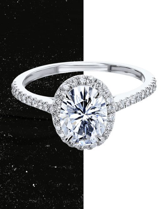 1.5 ct Anillo de compromiso con diamante ovalado en oro de 14k con Halo Pave - BODHANA