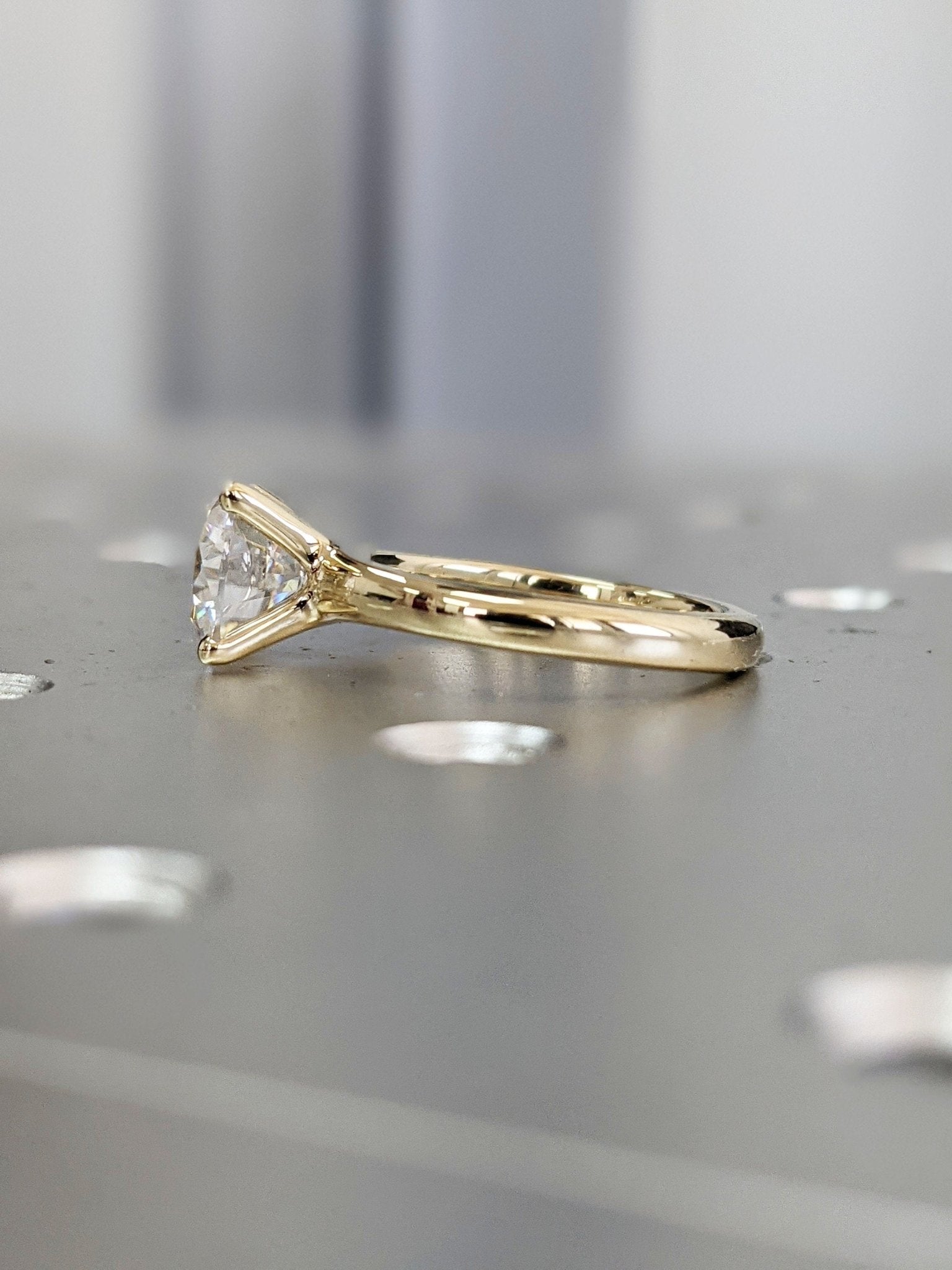 2.5 ct Anillo de compromiso con diamante redondo oro 14k - BODHANA