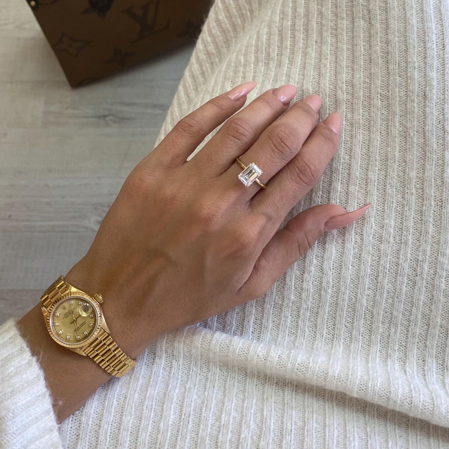 3.00 ct Anillo de compromiso con diamante corte esmeralda en oro sólido de 14k - BODHANA