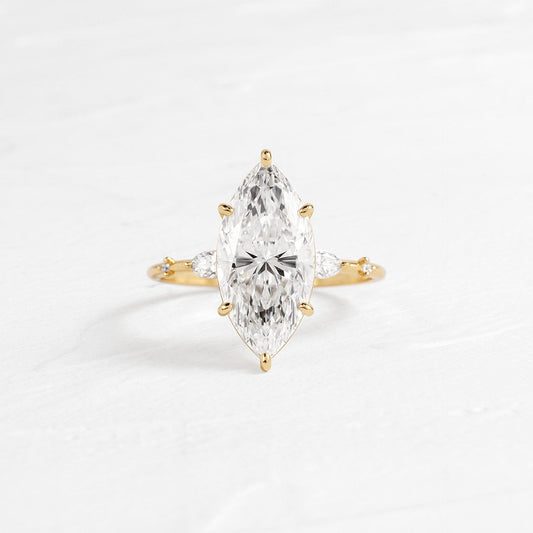 3 ct Anillo de compromiso con diamante corte marquise en oro de 14K - BODHANA