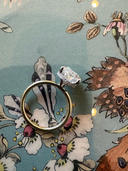 3 ct Anillo de compromiso con diamante ovalado en oro 14k - BODHANA
