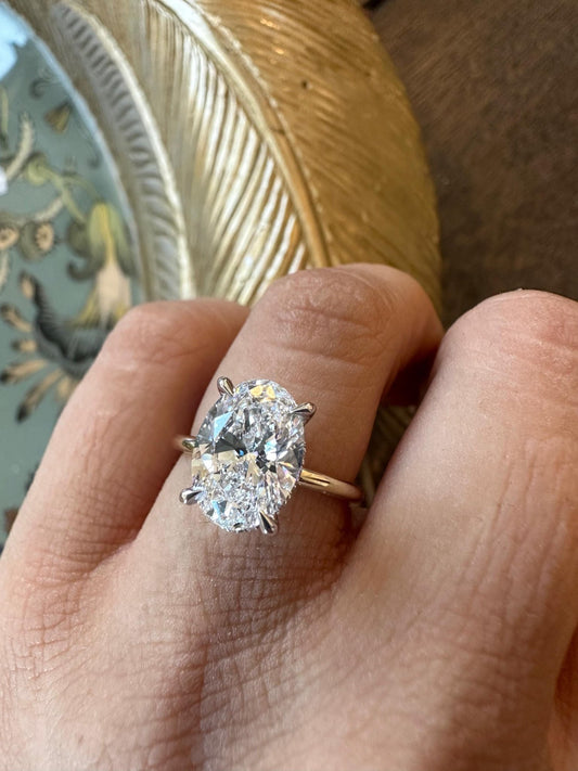 3 ct Anillo de compromiso con diamante ovalado en oro 14k - BODHANA