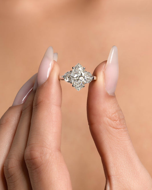 3.80 ct Anillo de compromiso con diamante marquesa en oro de 14k - BODHANA