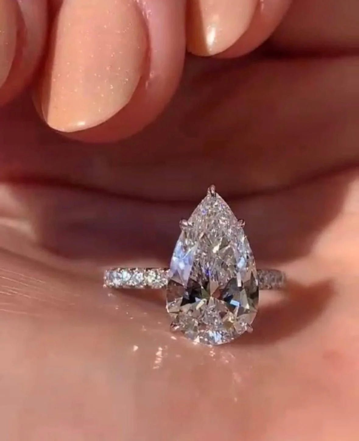 4.10 ct Diamante Lab Pera VS1 G - BODHANA