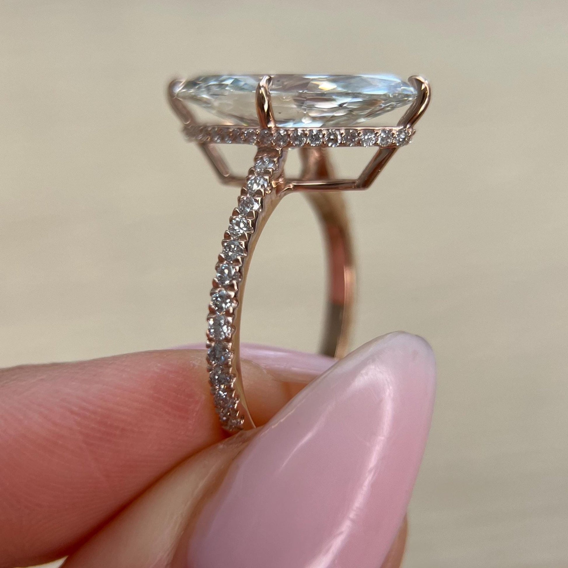 5.30 ct Anillo de compromiso con diamante Corte Marquise Oro 14k - BODHANA