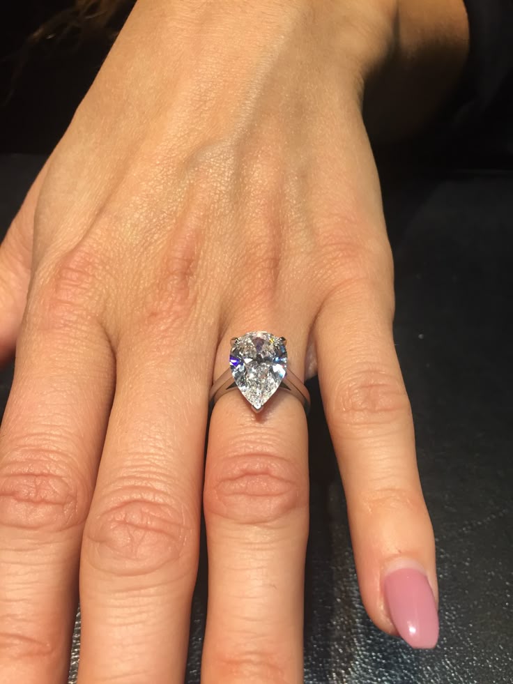 6.11 ct Diamante Lab Pera VS2 G | Bodhana - BODHANA