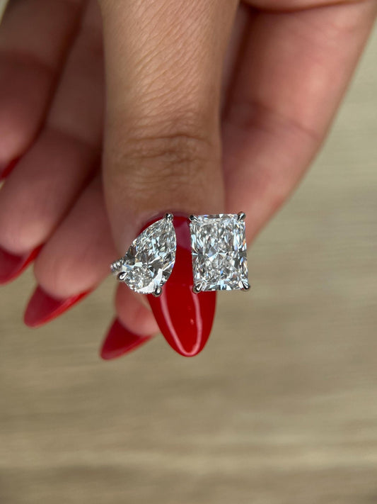 6.55 ct Anillo de compromiso con diamante Corte Radiante y Pera Oro 14k - BODHANA