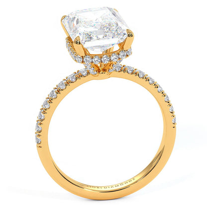 Anillo de Compromiso de Diamante Solitario Clásico de 4 Quilates con Halo Inferior y Micropavé Petite - BODHANA