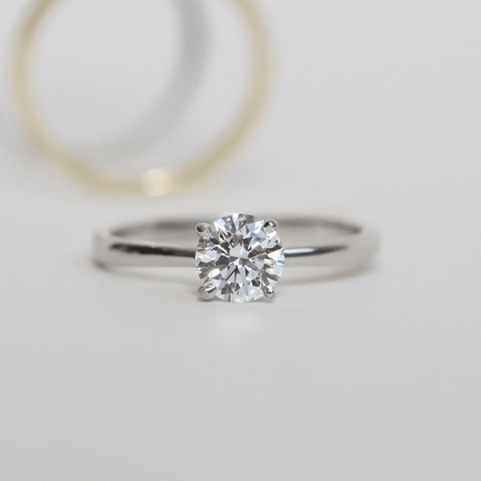 Anillo de Compromiso en Plata con Diamante 0.30 ct - BODHANA