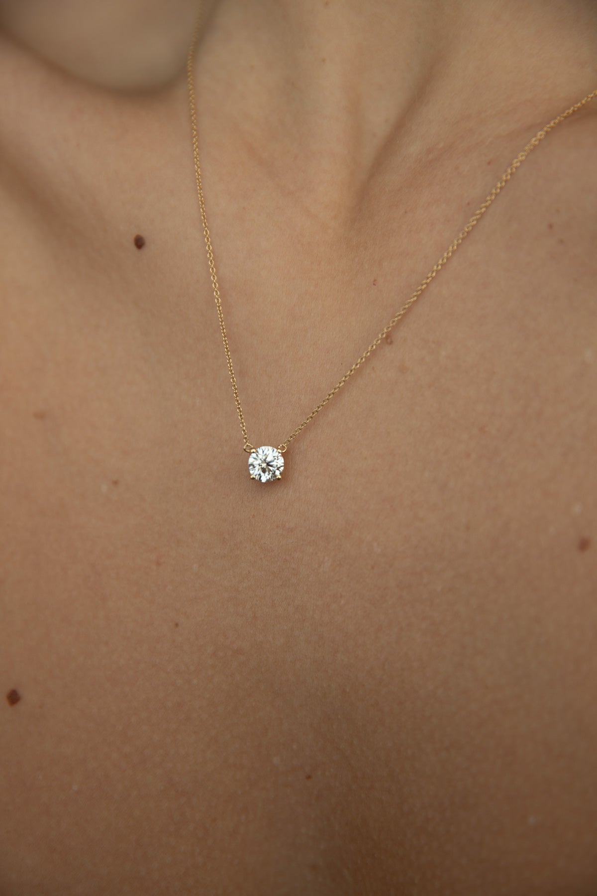 Collar con diamante Brillante Redondo - BODHANA