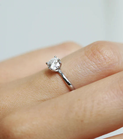 Anillo de Compromiso en Plata 925 con Diamante 0.40 ct