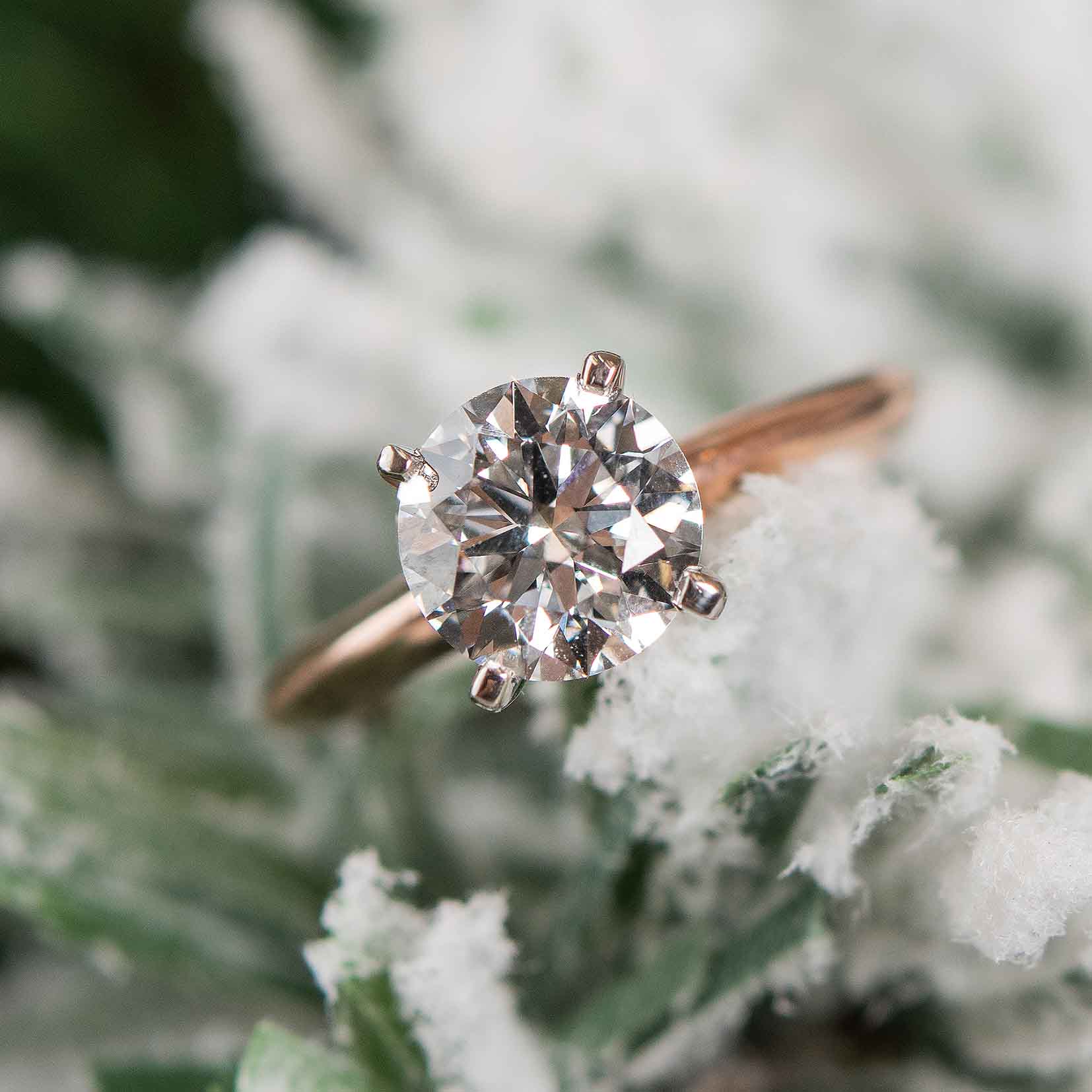 1.00 ct Anillo de compromiso con diamante Redondo Oro Blanco - BODHANA