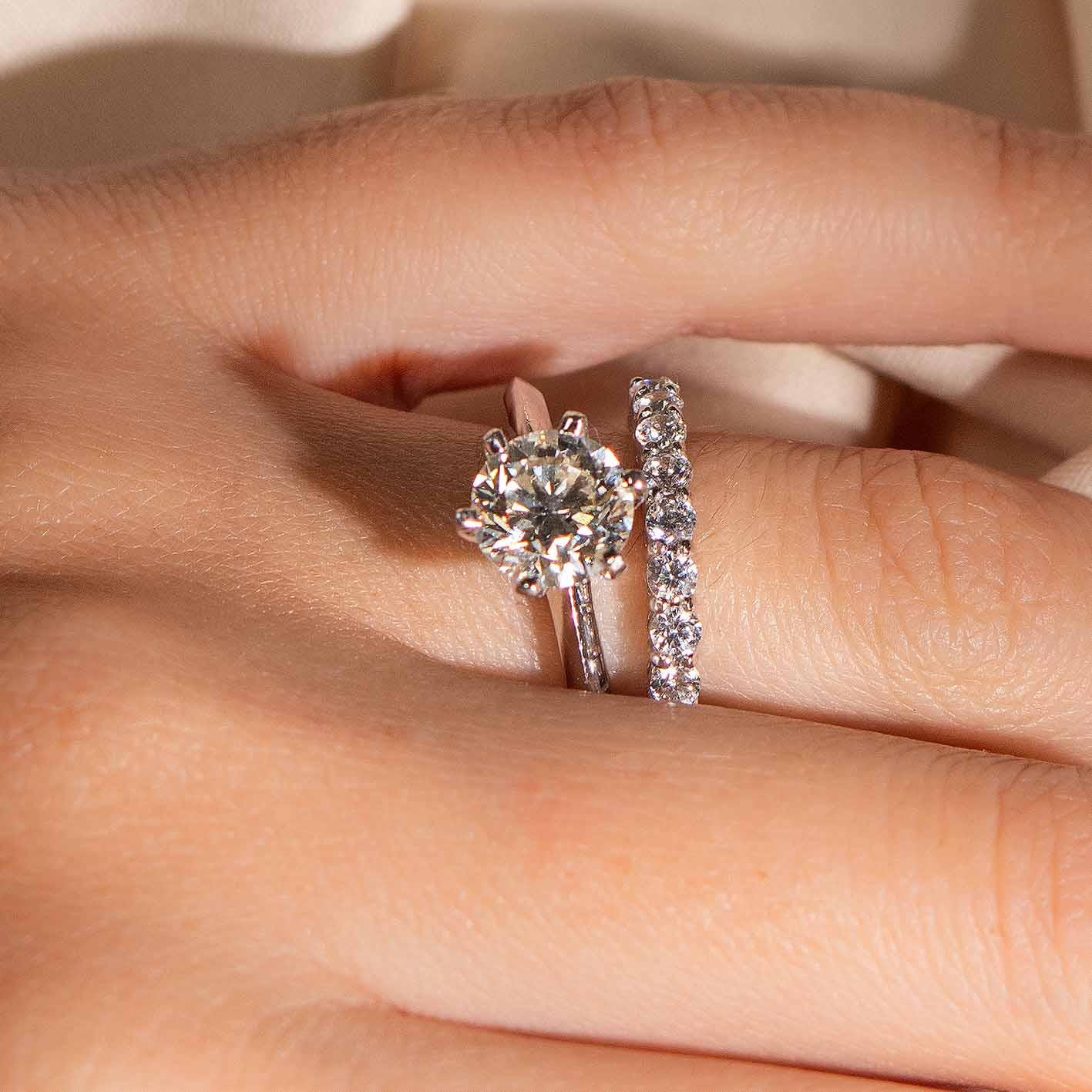 1.00 ct Anillo de compromiso con diamante Redondo Oro Blanco - BODHANA