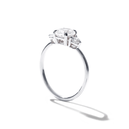 Anillo con Diamantes Laterales - bodhana