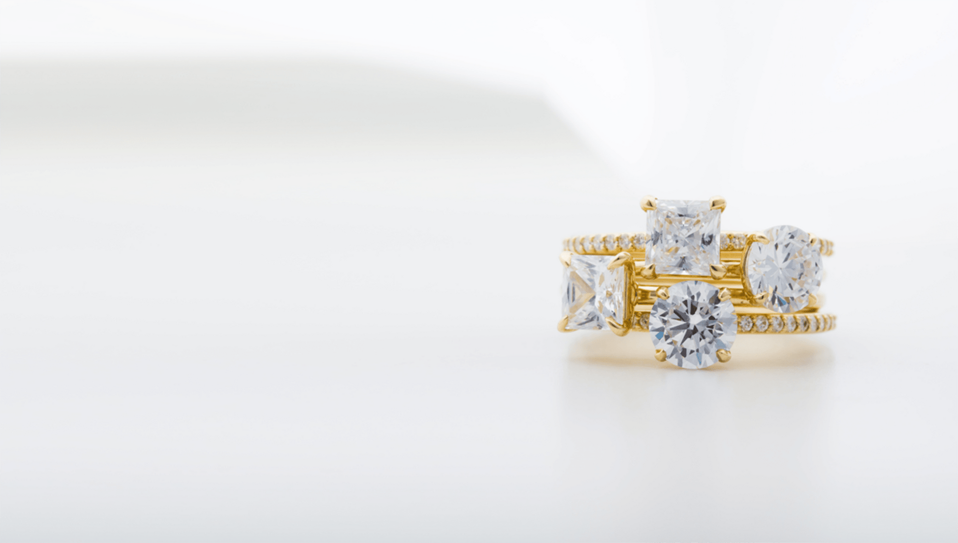 Anillo Solitario estilo "East - West" Horizontal - bodhana