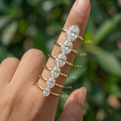 Anillo de Compromiso Oval Hidden Halo 2 ct en Oro 14k