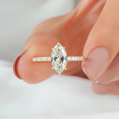 Anillo de Compromiso Marquise 2 ct con Pavé en Oro 14k