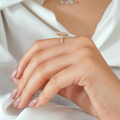 Anillo de Compromiso Marquise 2 ct con Pavé en Oro 14k