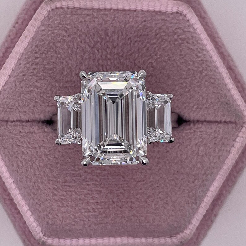 6 ct Anillo de compromiso con diamante Corte esmeralda Oro 14k
