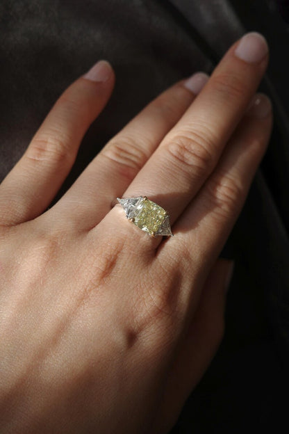 5 ct Anillo de compromiso con diamante Cojín Oro 14K
