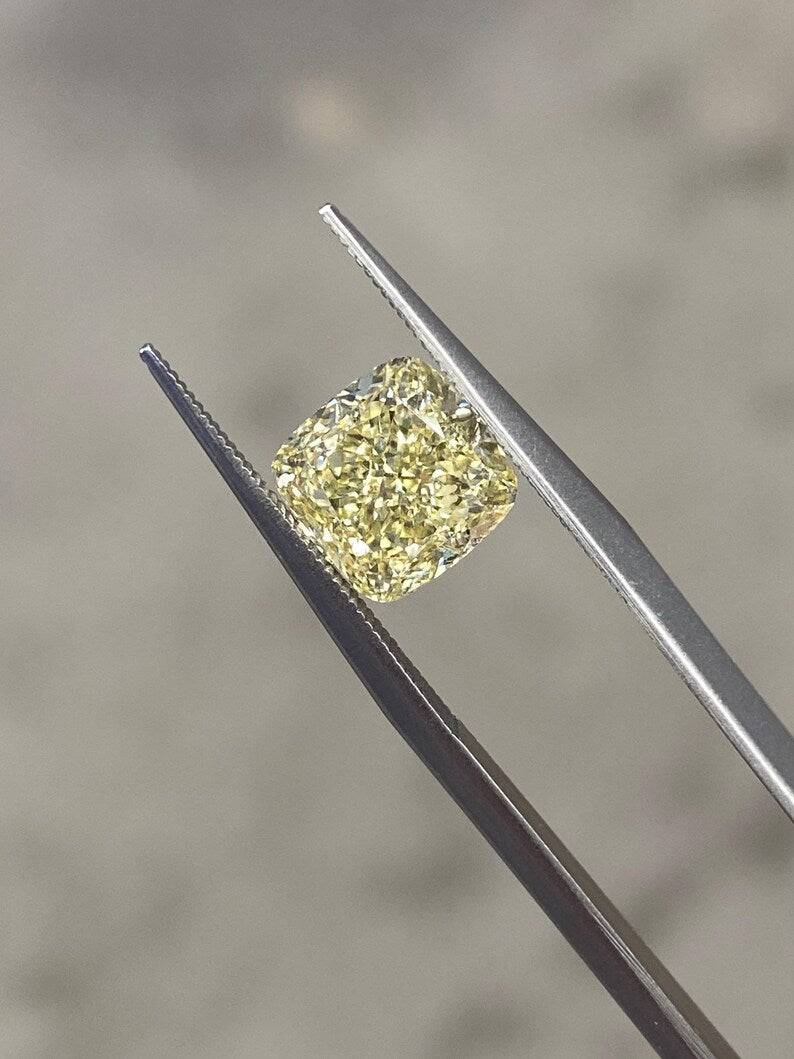 5 ct Anillo de compromiso con diamante Cojín Oro 14K