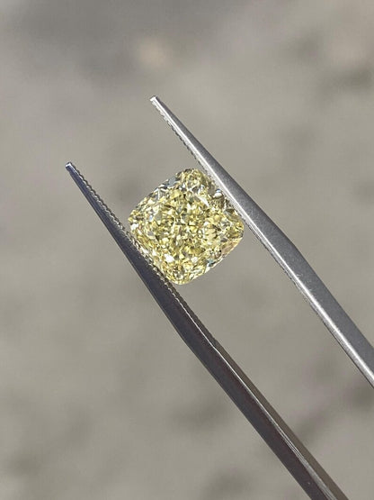 5 ct Anillo de compromiso con diamante Cojín Oro 14K
