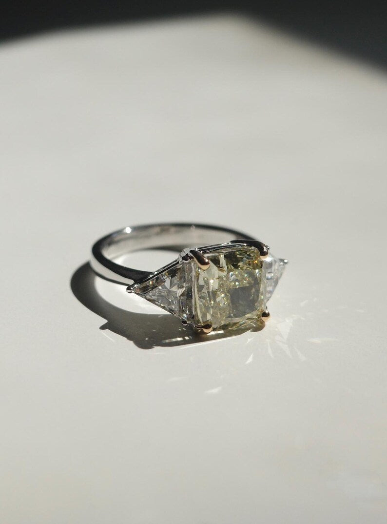 5 ct Anillo de compromiso con diamante Cojín Oro 14K