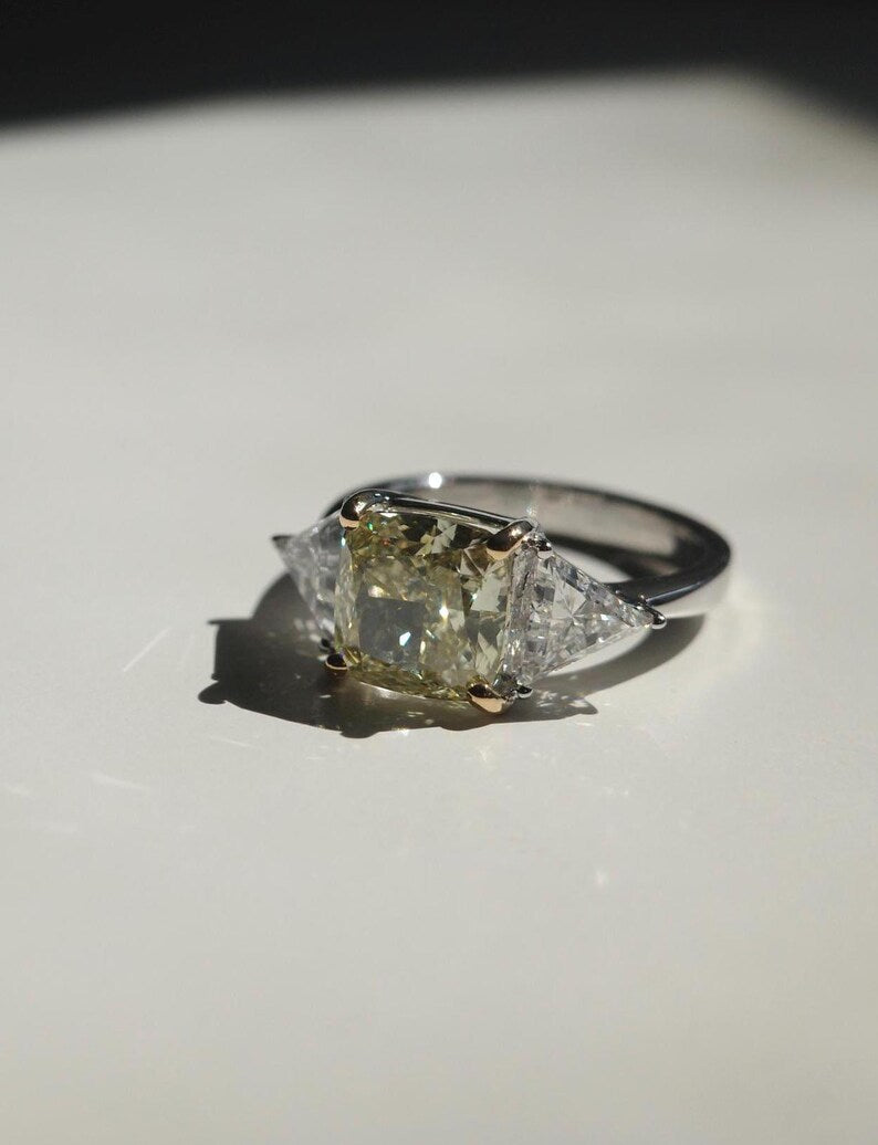 5 ct Anillo de compromiso con diamante Cojín Oro 14K