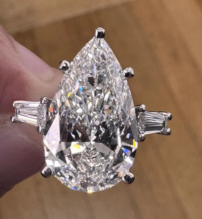 10 ct Anillo de compromiso con diamante corte pera