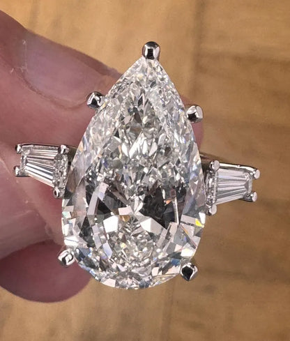 10 ct Anillo de compromiso con diamante corte pera