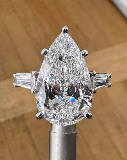 10 ct Anillo de compromiso con diamante corte pera