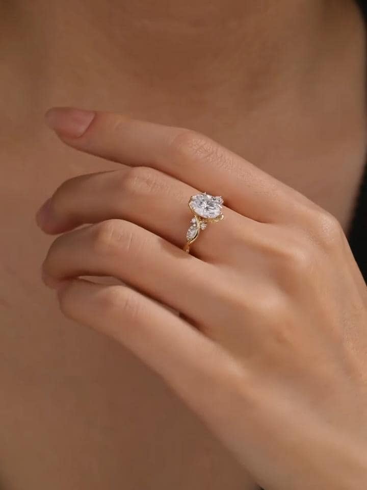 Anillo París — Diamante oval de 2 ct en oro 14k